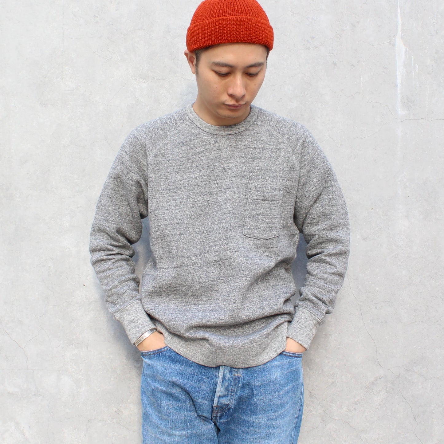 FLISTFIA -
 CREW NECK POCKET SWEAT