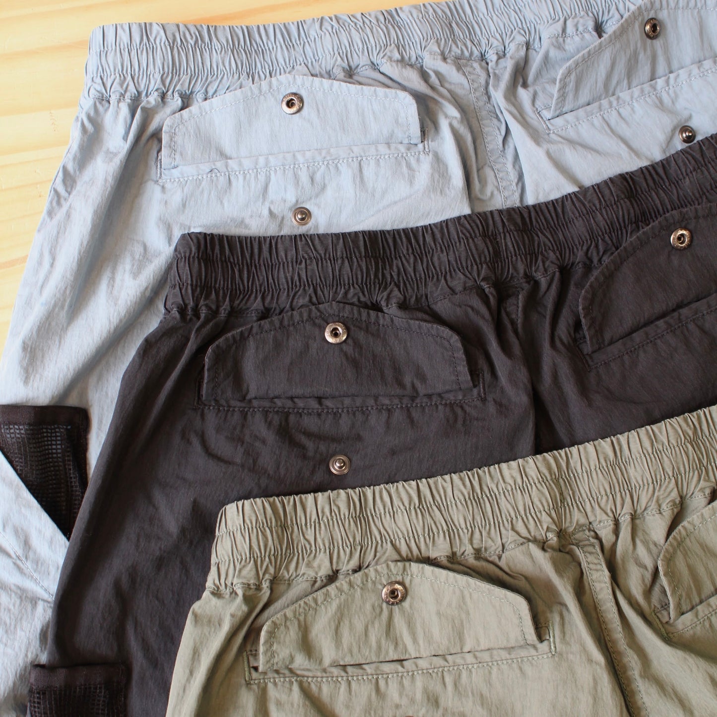 WILD THINGS JAPAN -
CAMP TOOLS CARGO SHORTS FADE EFFECT LOGO