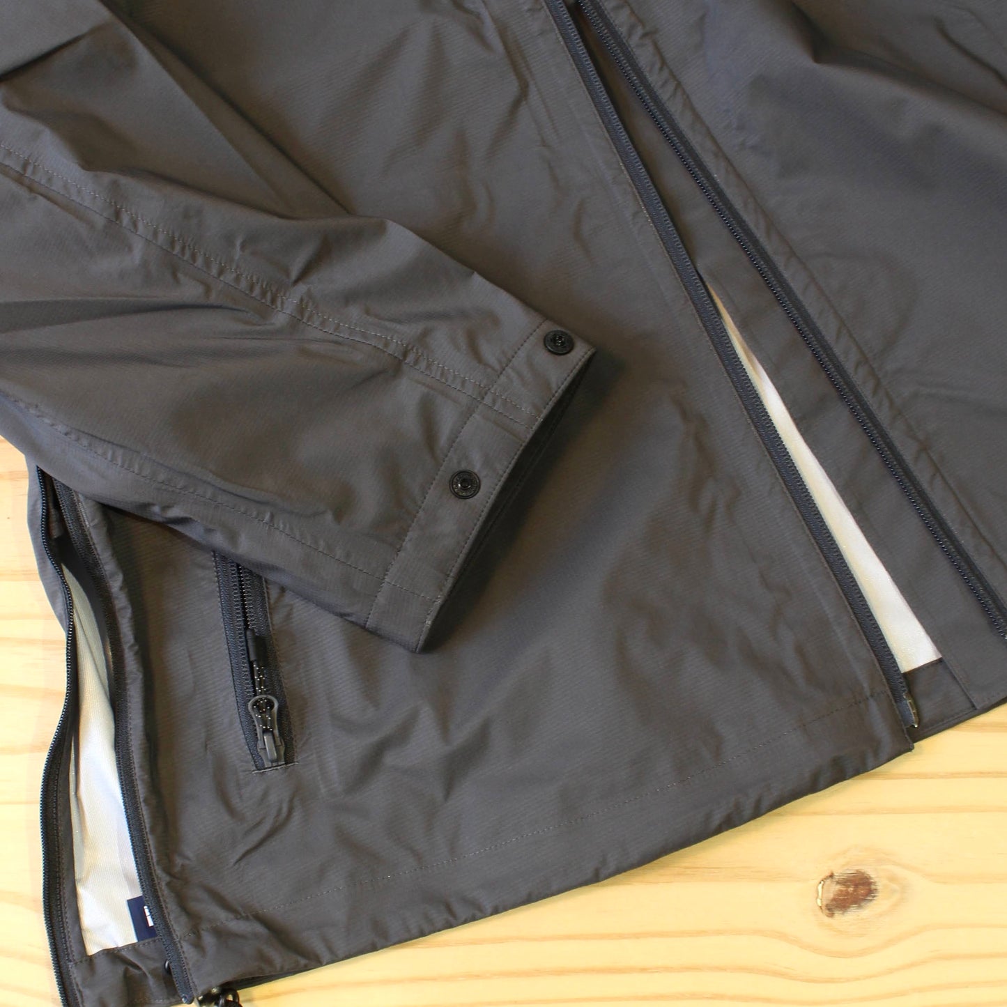 JUGEM TOKYO -
HIGH TECH LT SHELL PK JACKET