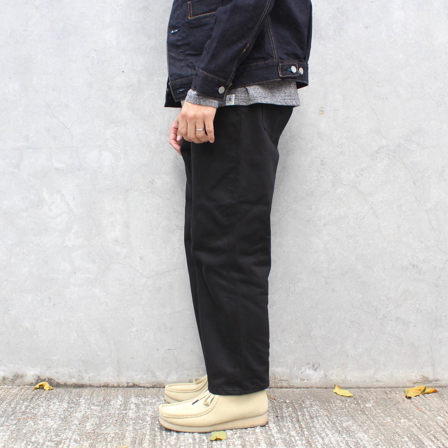HATSKI - 13.5OZ BUCKLE BLACK DENIM