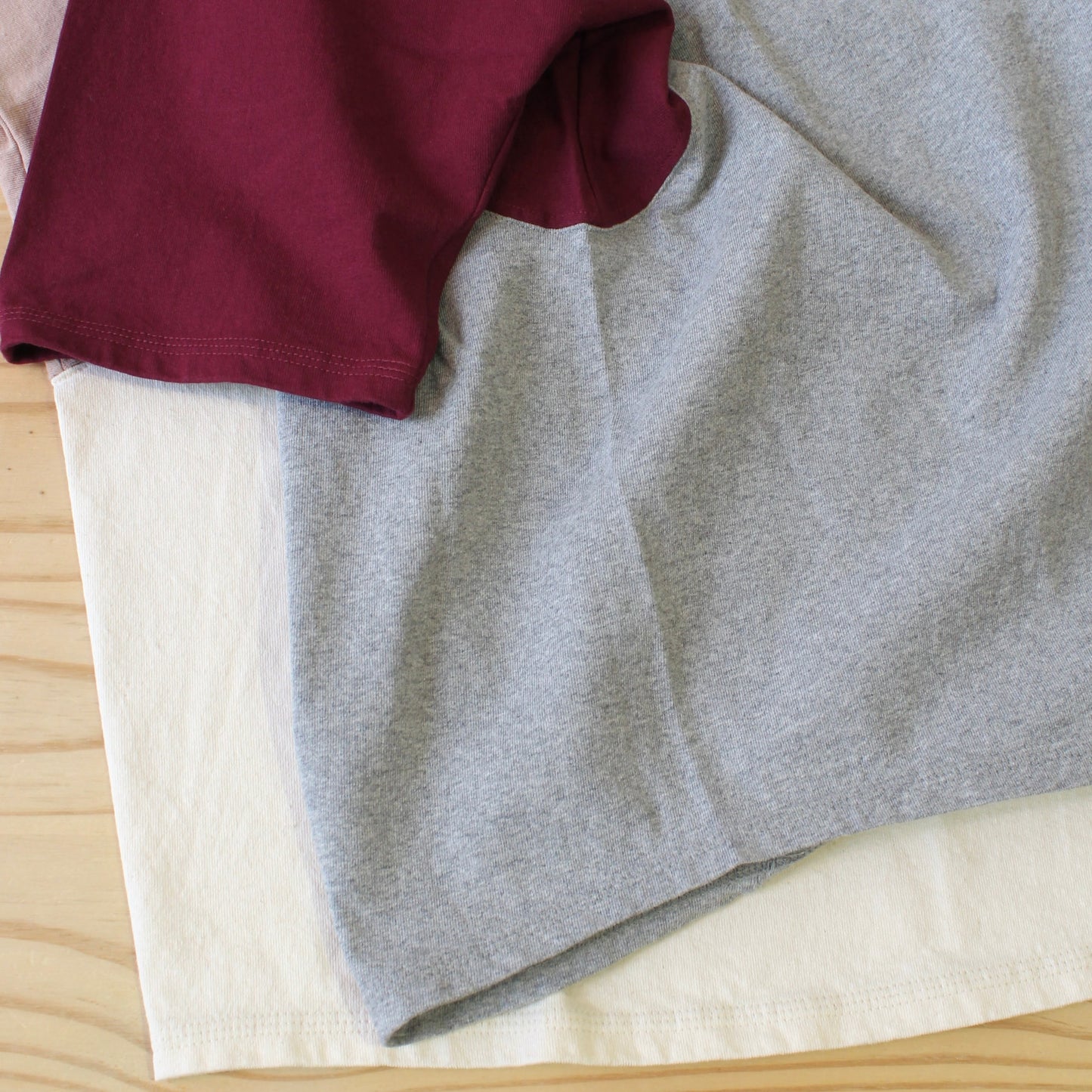 REMILLA -
 RAGLAN HALF SLEEVES TEE