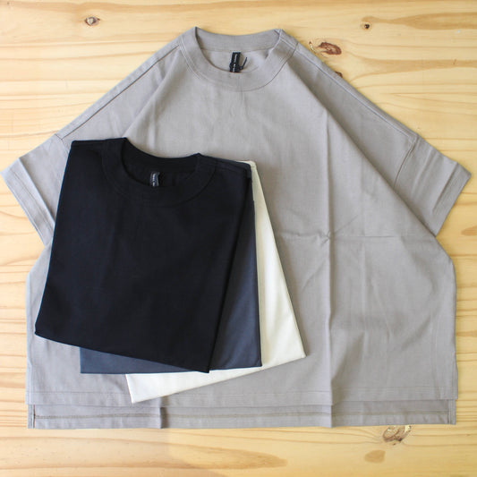 TRAVAIL MANUEL -
TENJIKU LOOSE SLIT S/S TEE