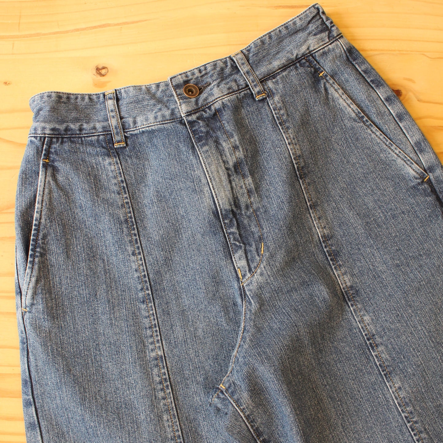 DMG -
 ALMOND VOLUME DENIM PANTS