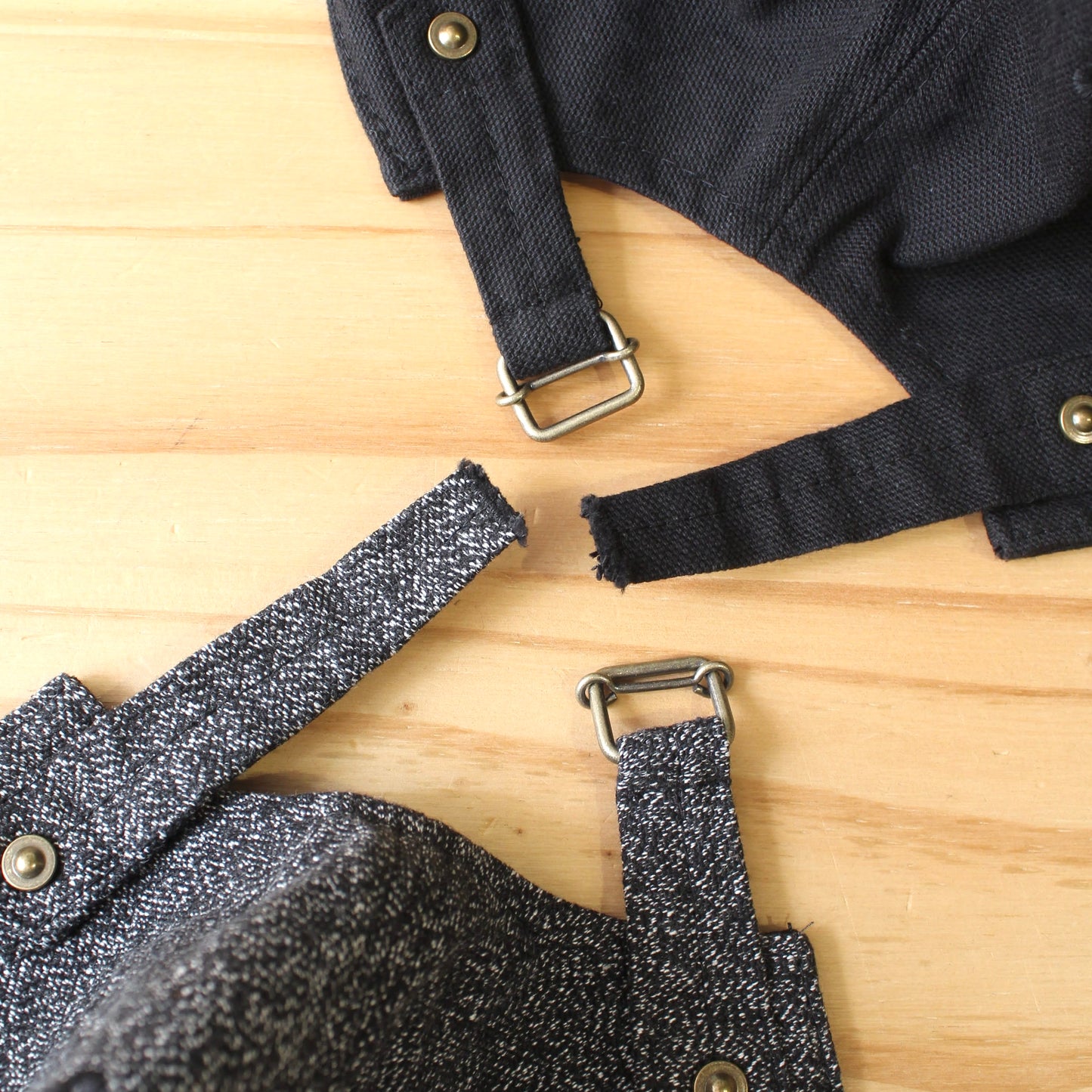 HIGHER - 
FRENCH OXFORD CINCH BUCKLE CAP