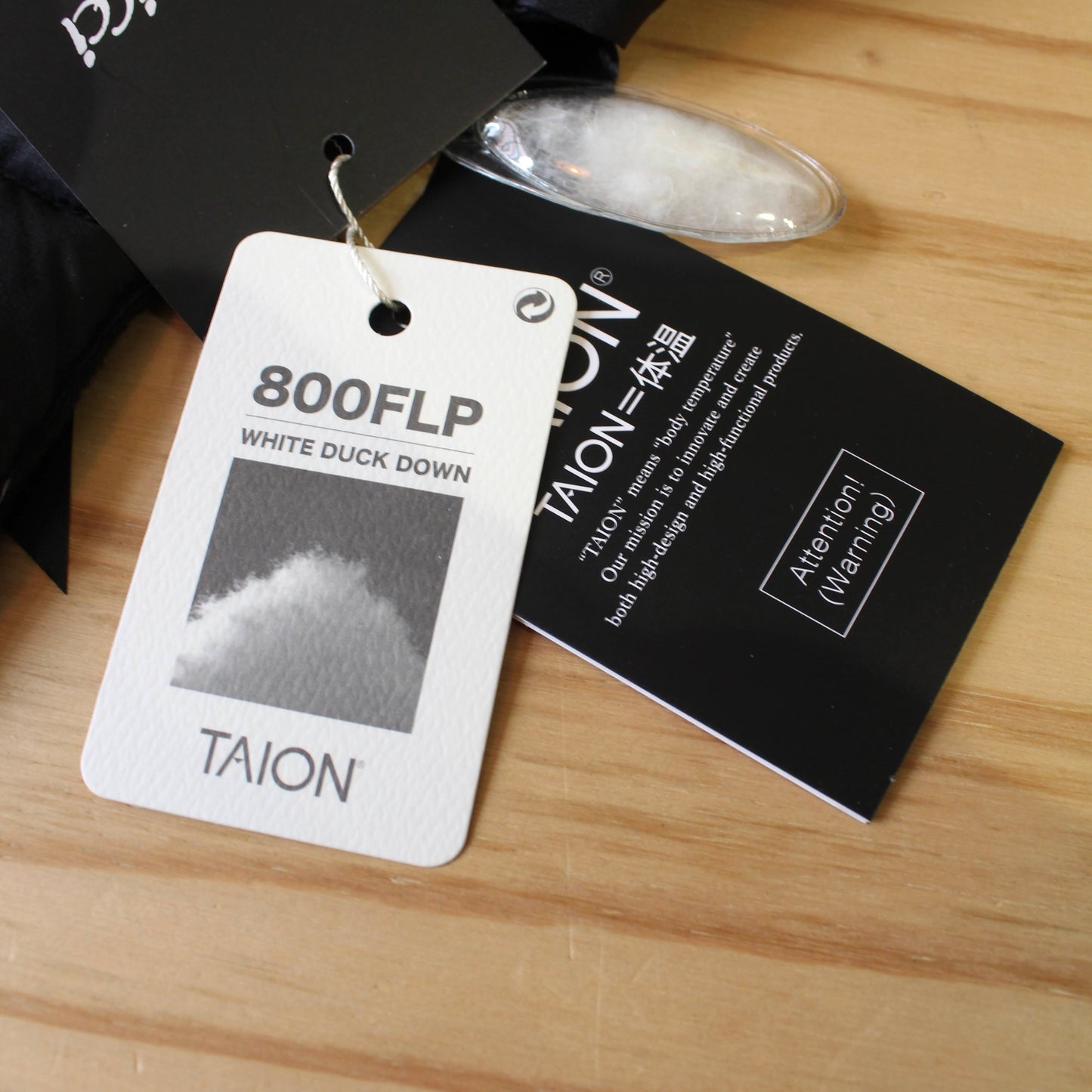 GRAMICCI × TAION
 INNER DOWN SCARF