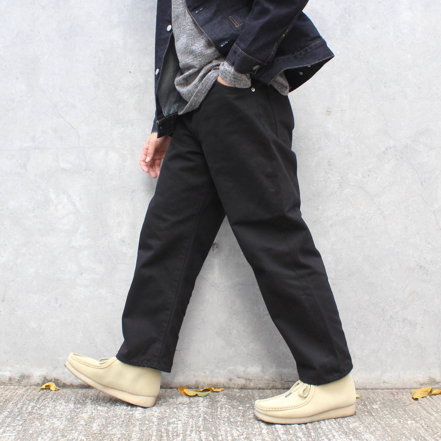 HATSKI - 13.5OZ BUCKLE BLACK DENIM