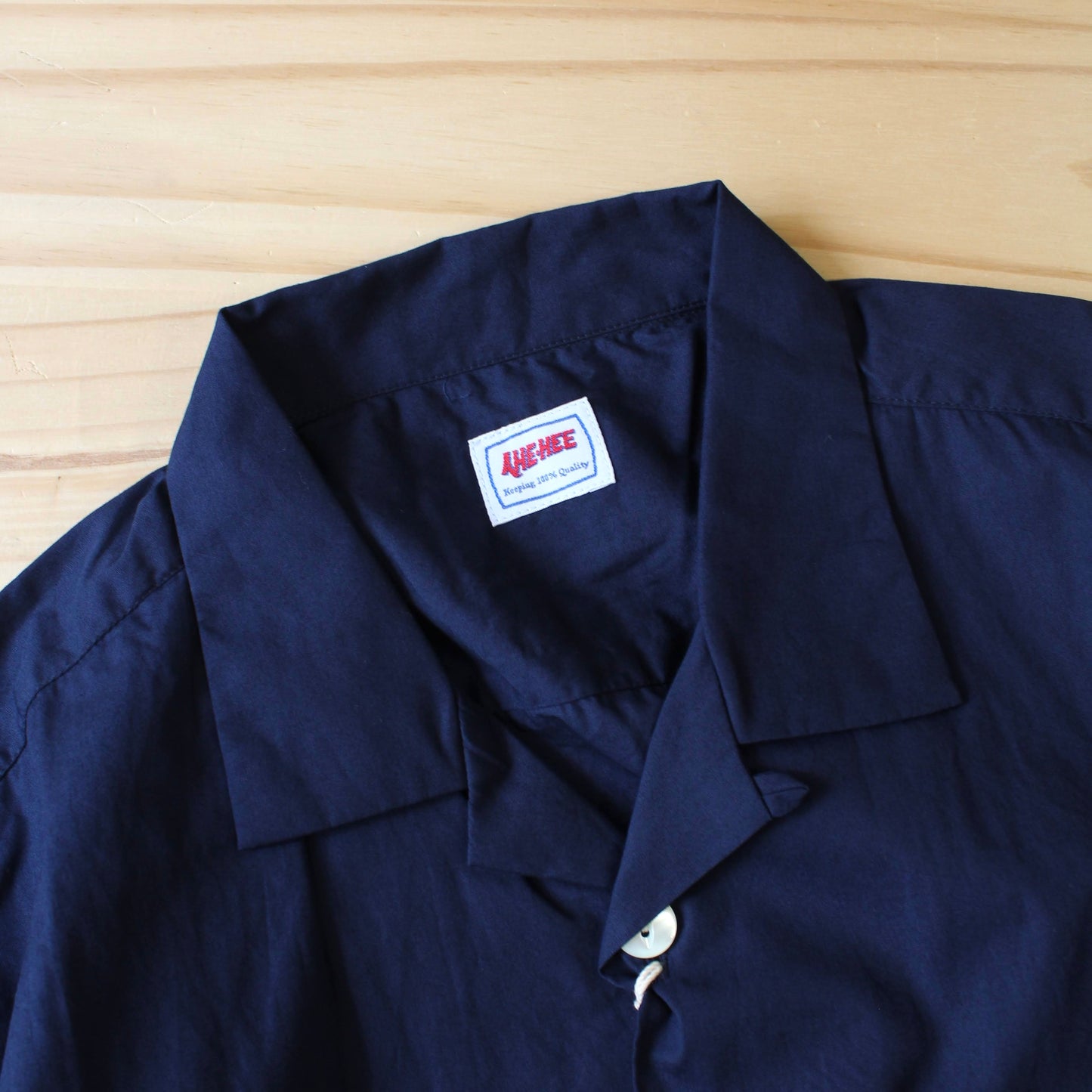 AHE HEE - S/S OPEN COLLAR NAVY SHIRT