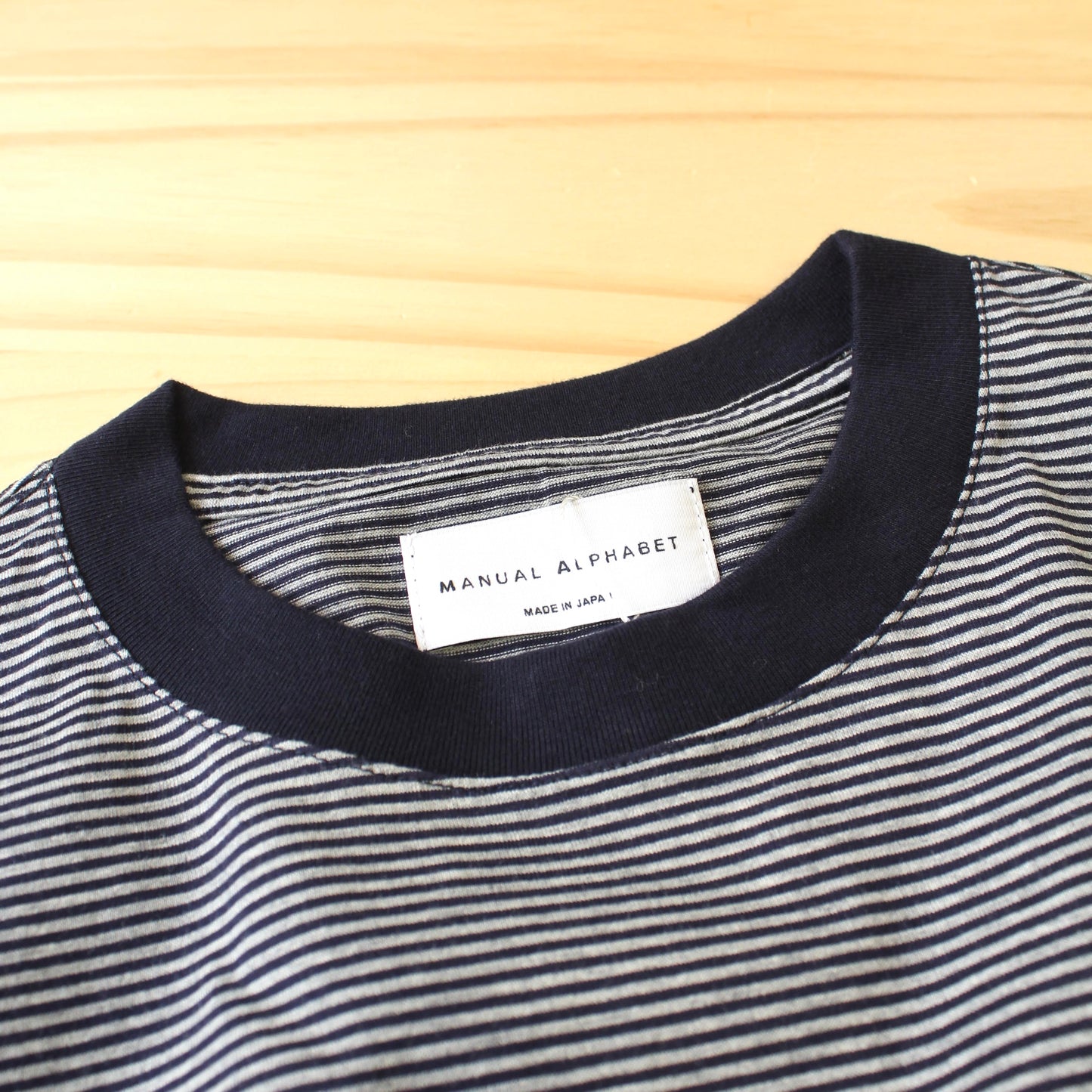 MANUAL ALPHABET - 
MINI BORDER WIDE TEE