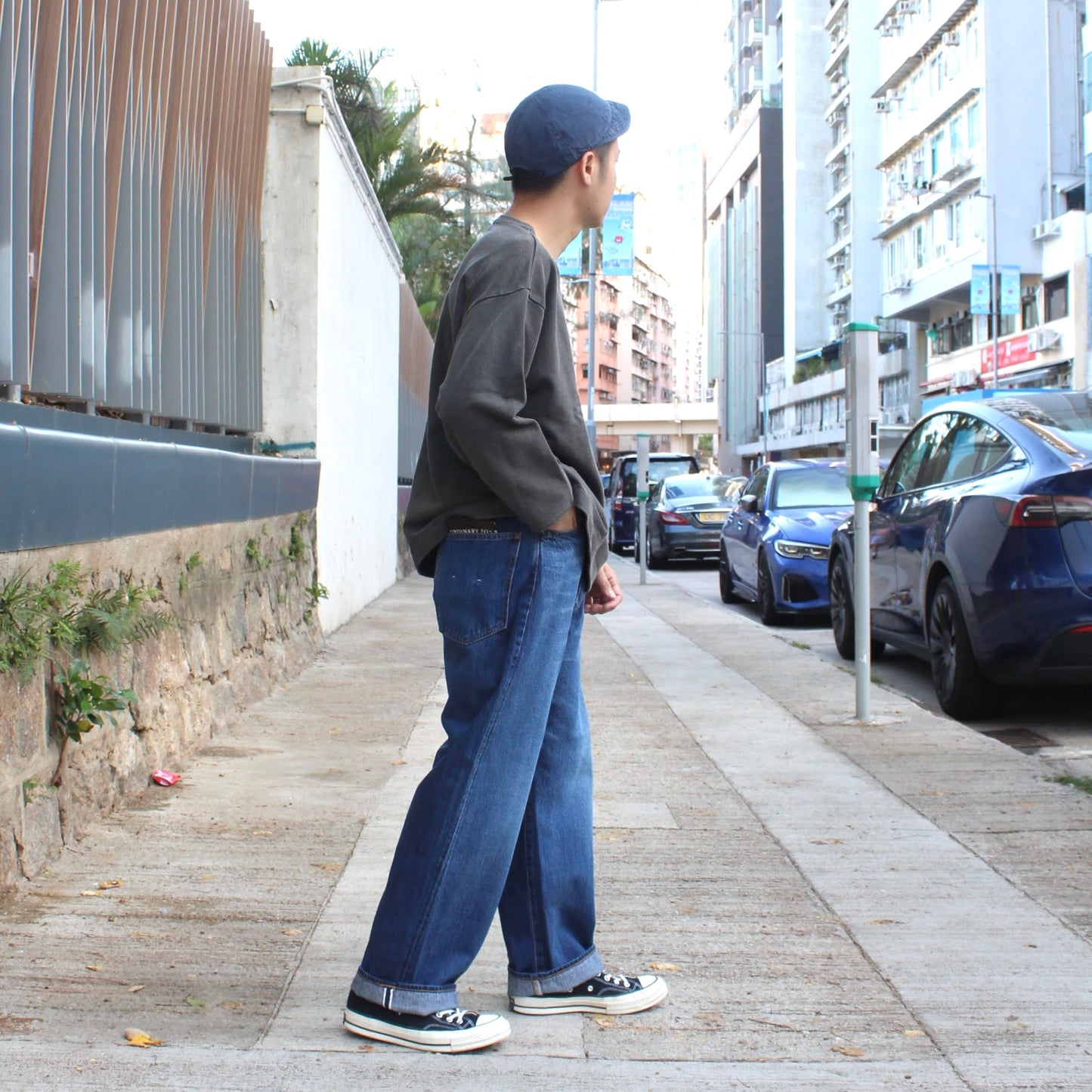 ORDINARY FITS -
12OZ TYPE WIDE DENIM
(USED WASH)