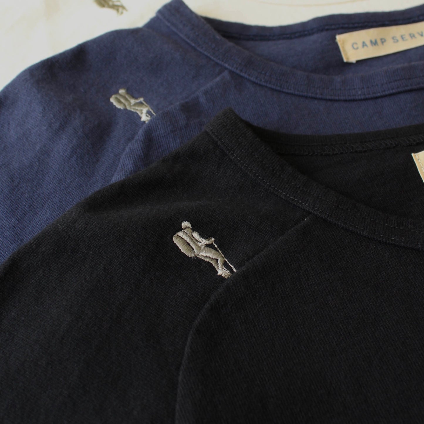 CAMP SERVICE -
 TREKKER EMB PULLOVER