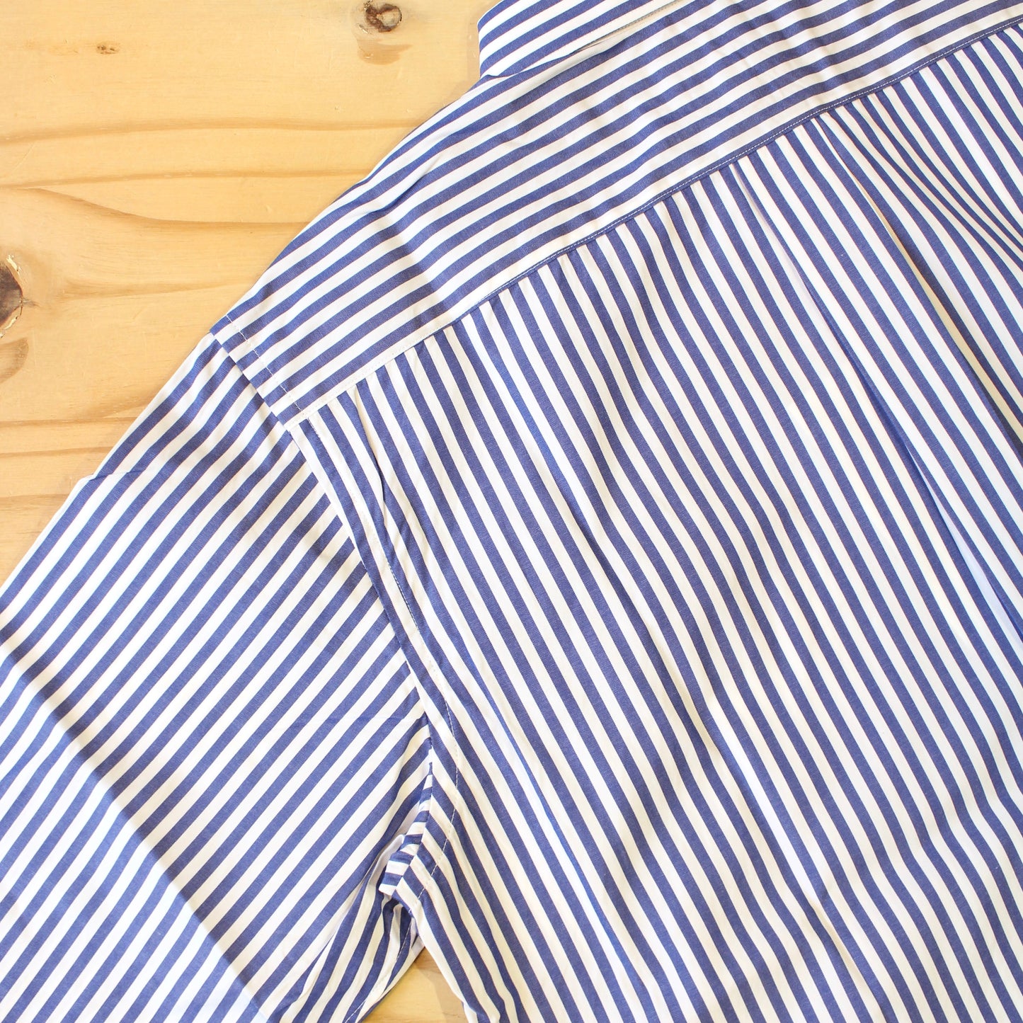 MANUAL ALPHABET -
 80/2 STRIPE SHIRT BULGING FIT