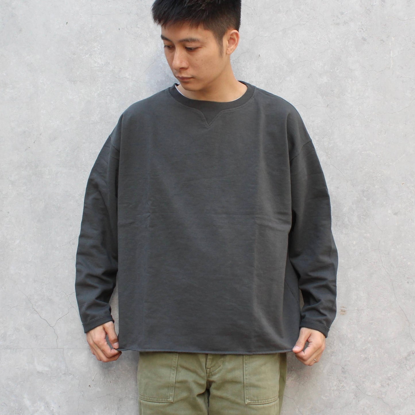 RIDING HIGH TOKYO -
 LIGHTWEIGHT CREW LONG SWEAT