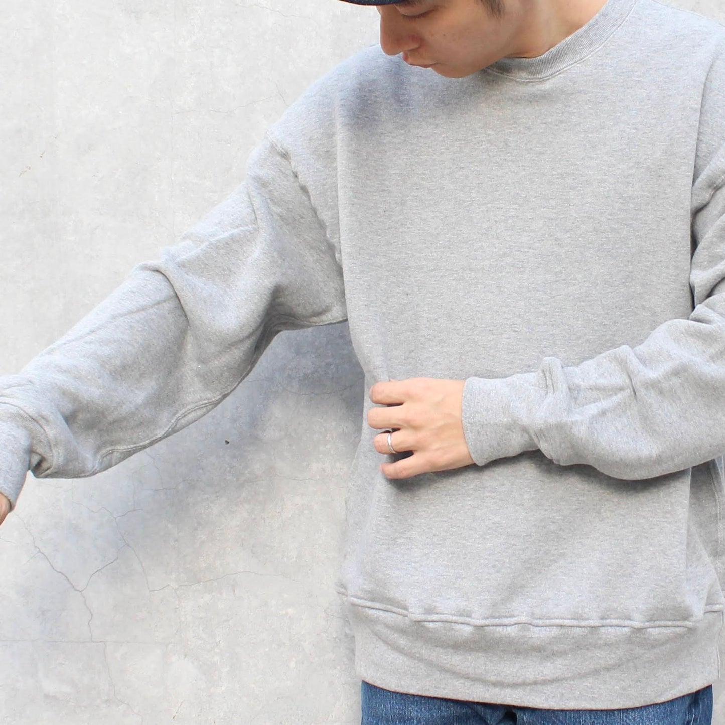 SPELLBOUND - 
LOOPWHEEL OVERSIZED CREW SWEAT
