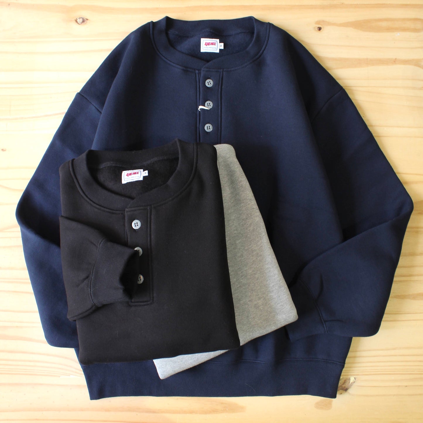 AheHee - HEAVYWEIGHT HENLEY NECK SWEAT
