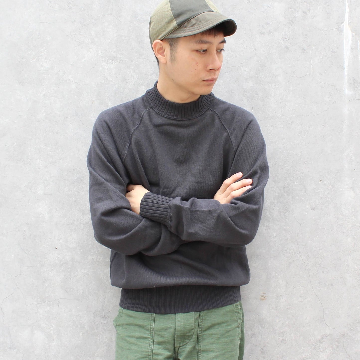WORKERS - HEAVY COTTON RAGLAN SWEATER