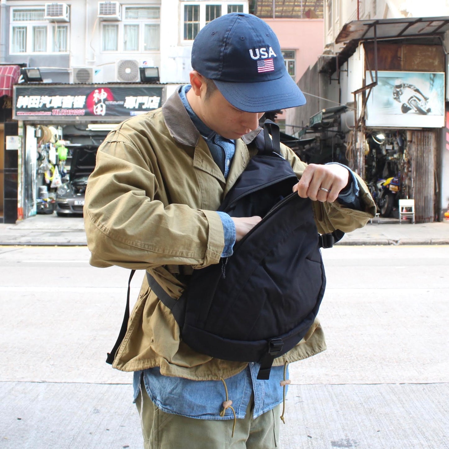 GRAMICCI -
CORDURA SLING BAG