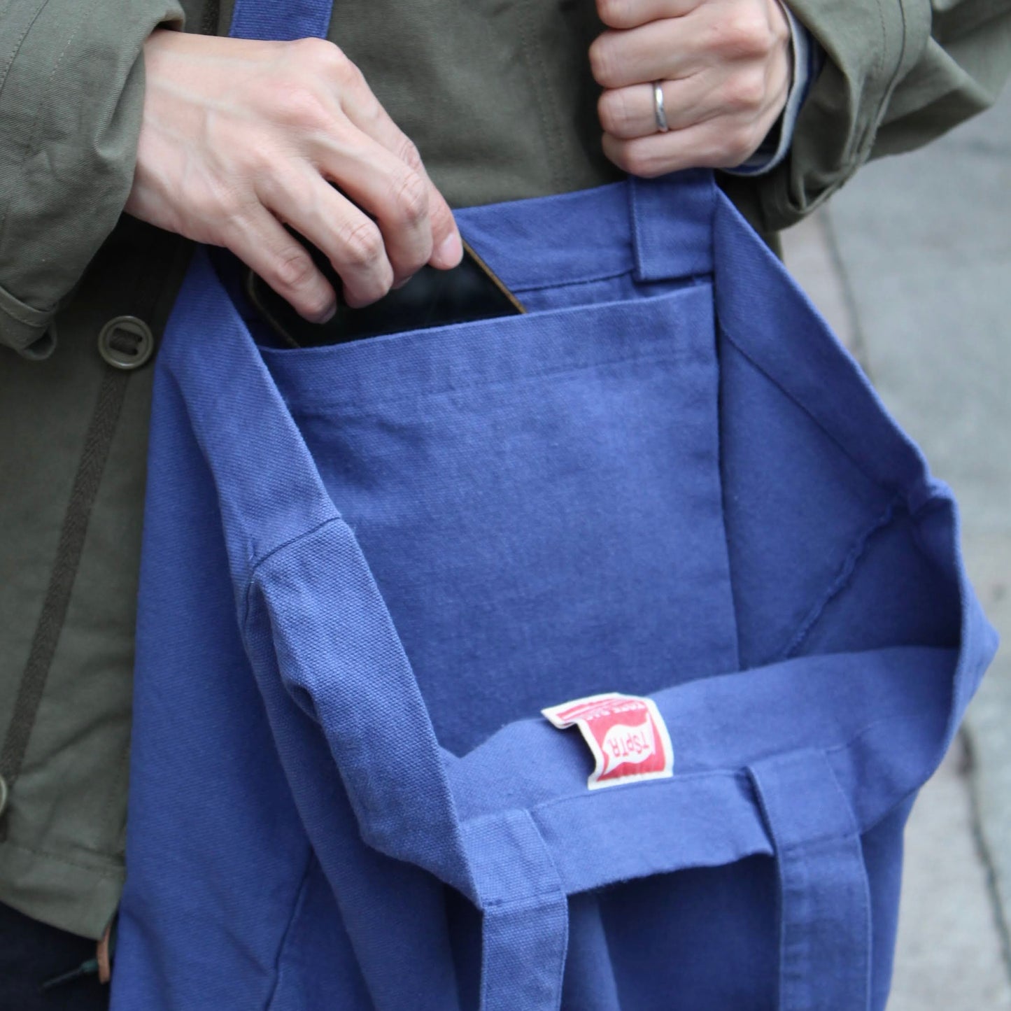 TSPTR -
PEANUTS TOTE BAG