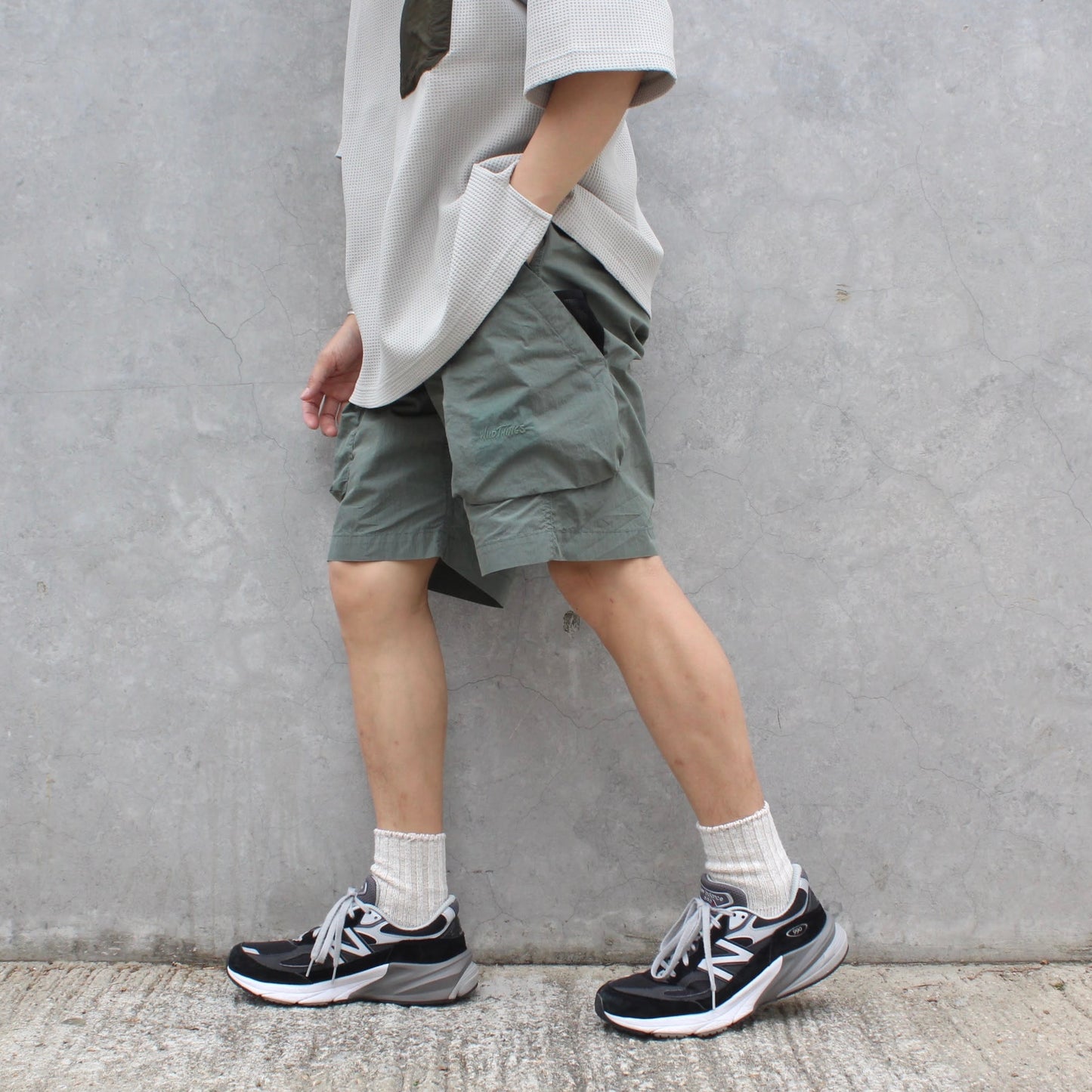 WILD THINGS JAPAN -
CAMP TOOLS CARGO SHORTS FADE EFFECT LOGO