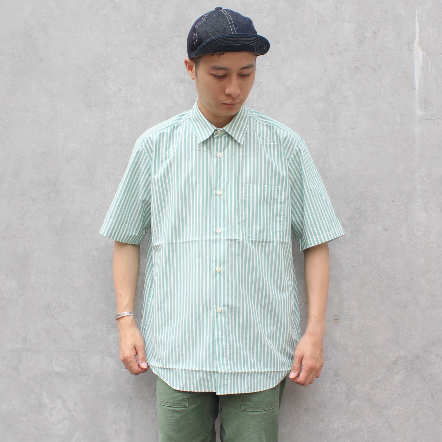 MANUAL ALPHABET - 
POPLIN STRIPE LOOSE FIT S/S SHIRT
