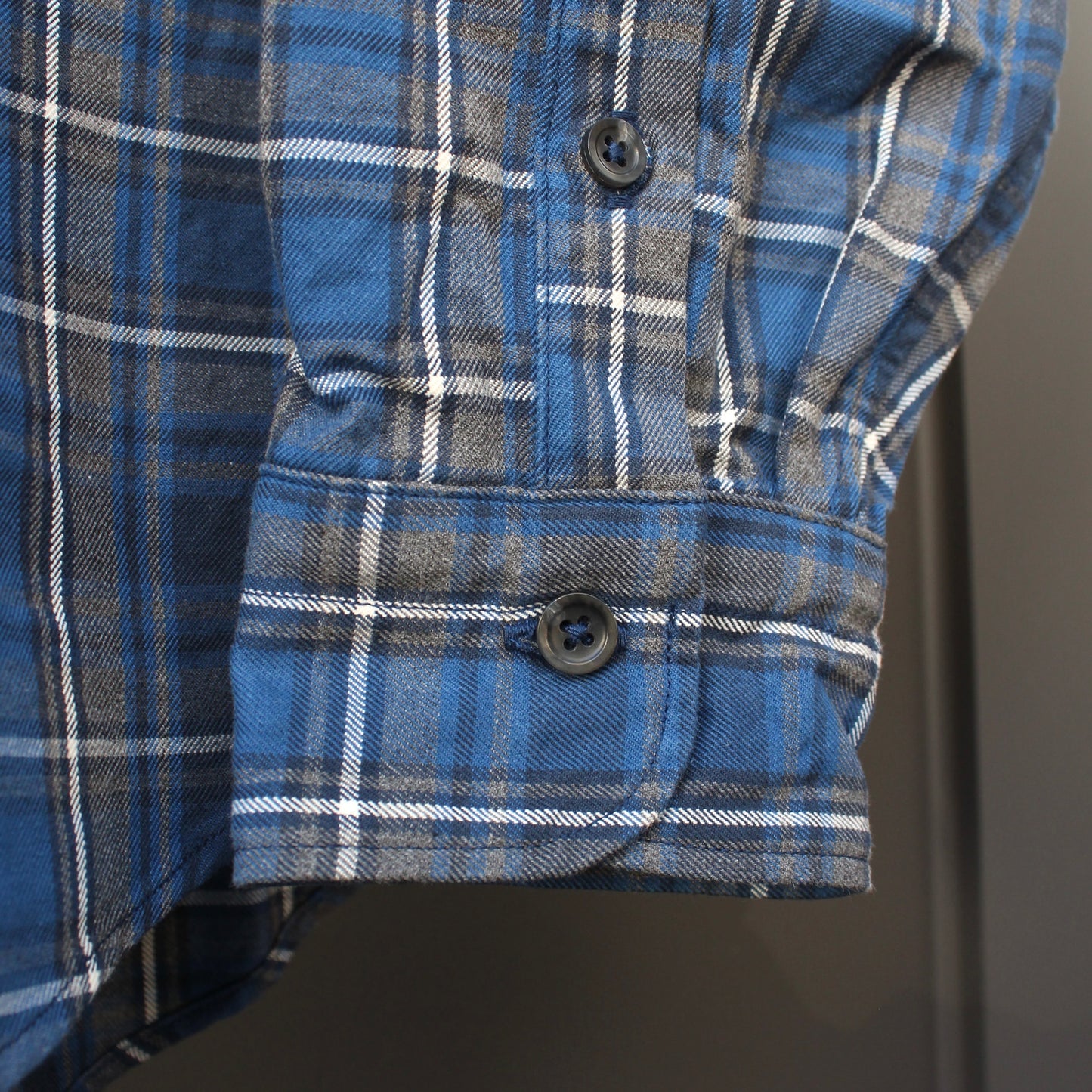 SPELLBOUND - 
CHECK TWILL STANDARD SHIRT
