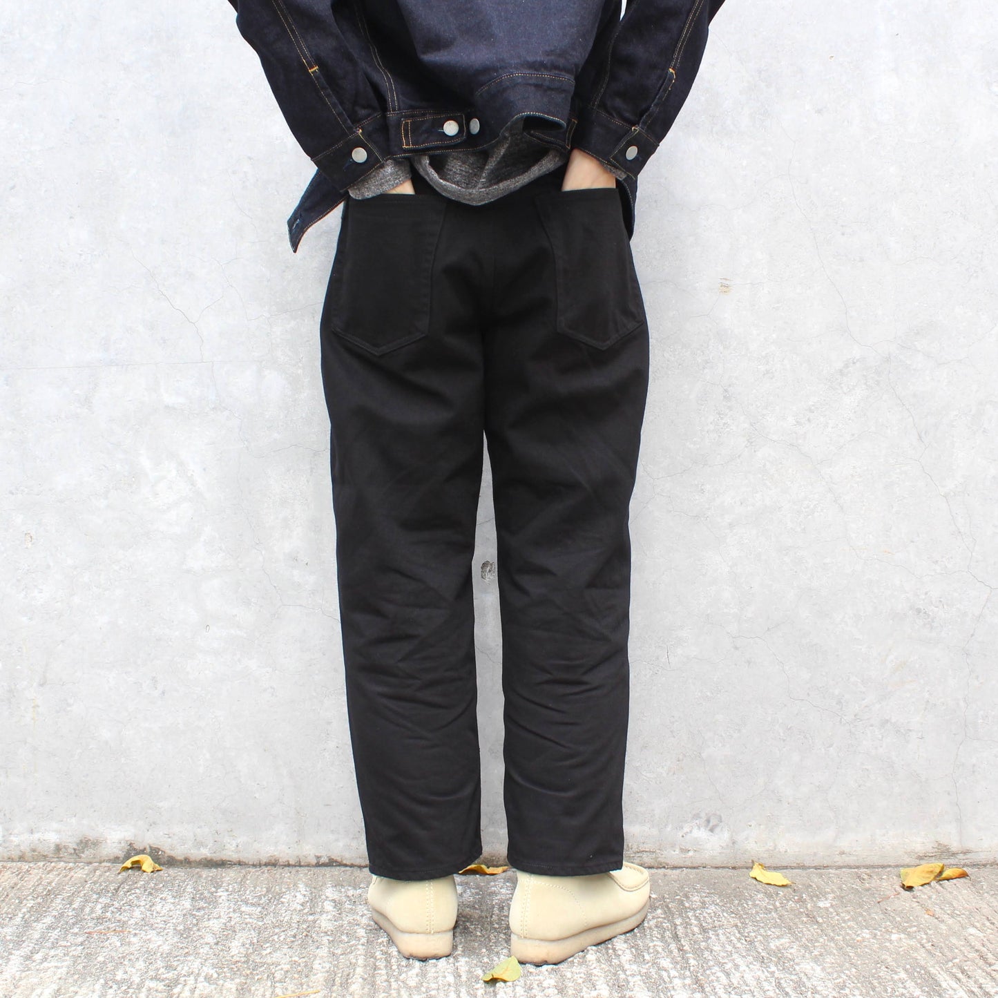 HATSKI - 13.5OZ BUCKLE BLACK DENIM