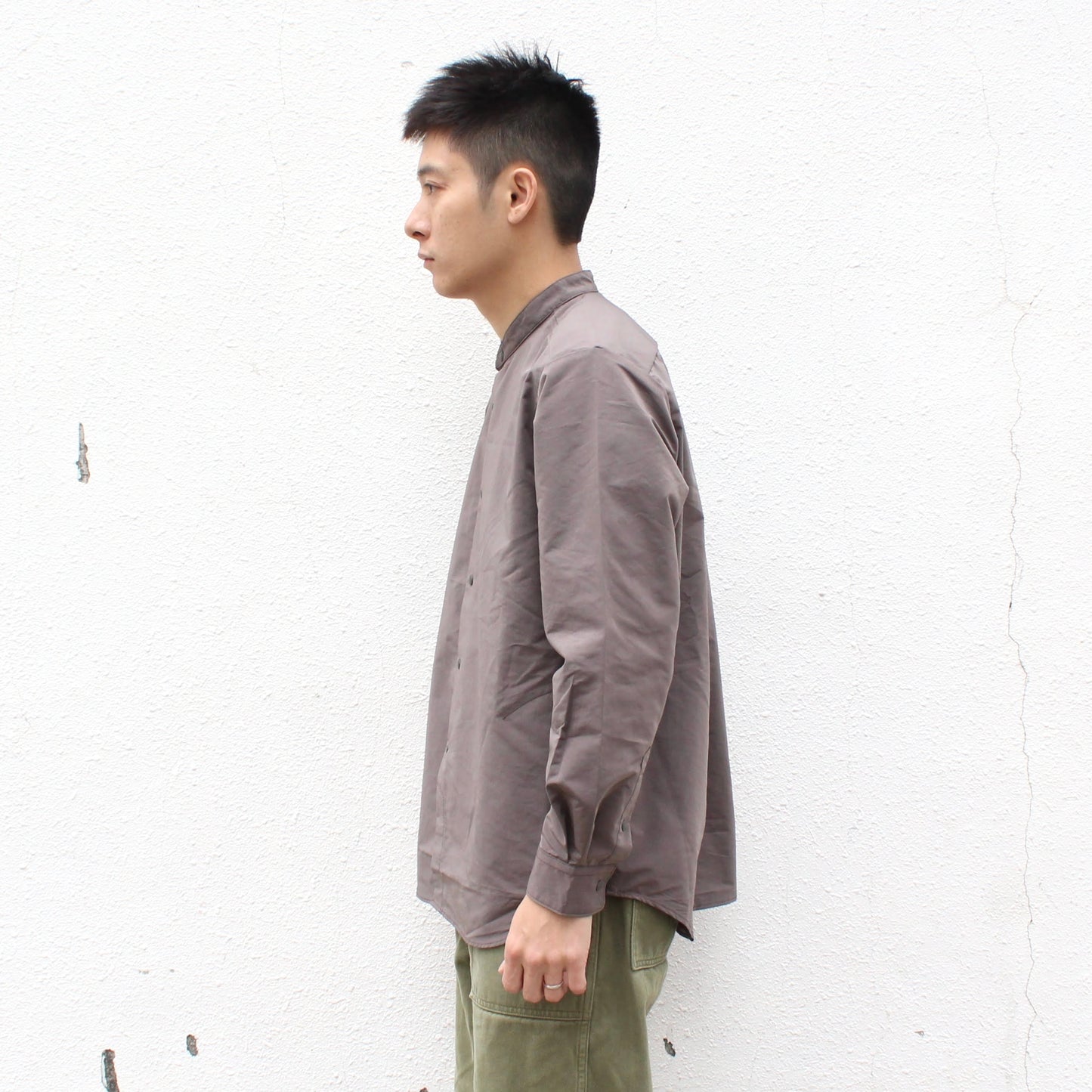 MANUAL ALPHABET -
 NEBEL TAFFTA BAND COLLAR SHIRT