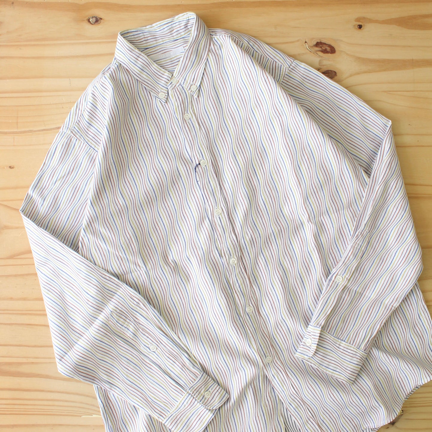 HATSKI - 
YOROKE STRIPE B.D SHIRT