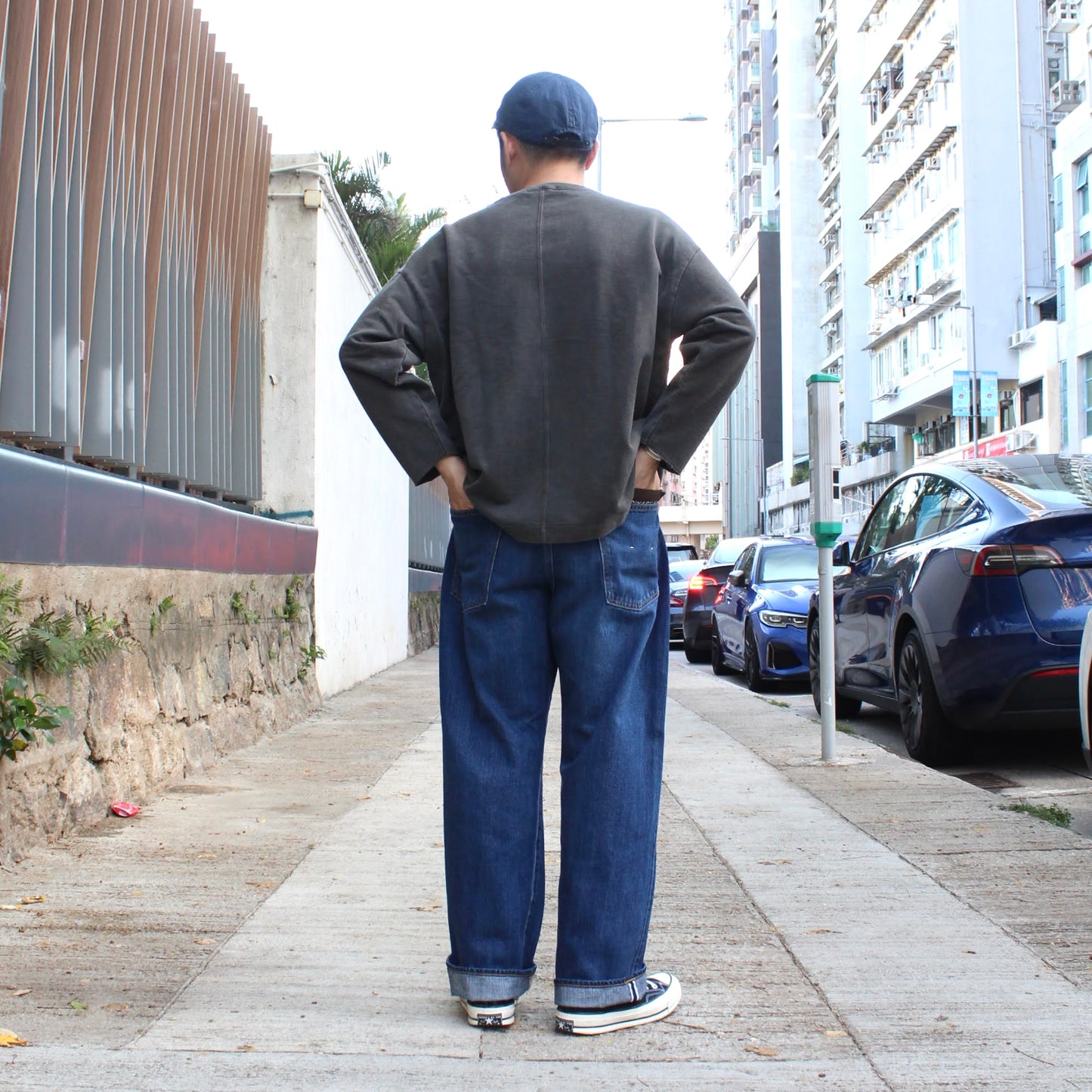 ORDINARY FITS -
12OZ TYPE WIDE DENIM
(USED WASH)
