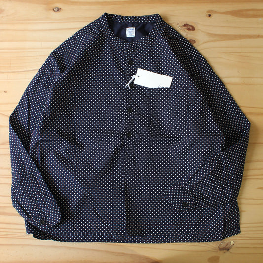DMG -
 Little dot stand collar pocket pullover shirt