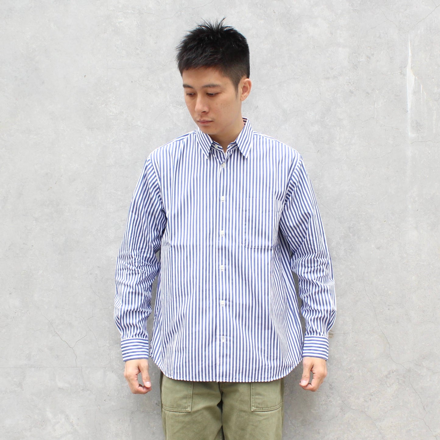 MANUAL ALPHABET -
 80/2 STRIPE SHIRT BULGING FIT