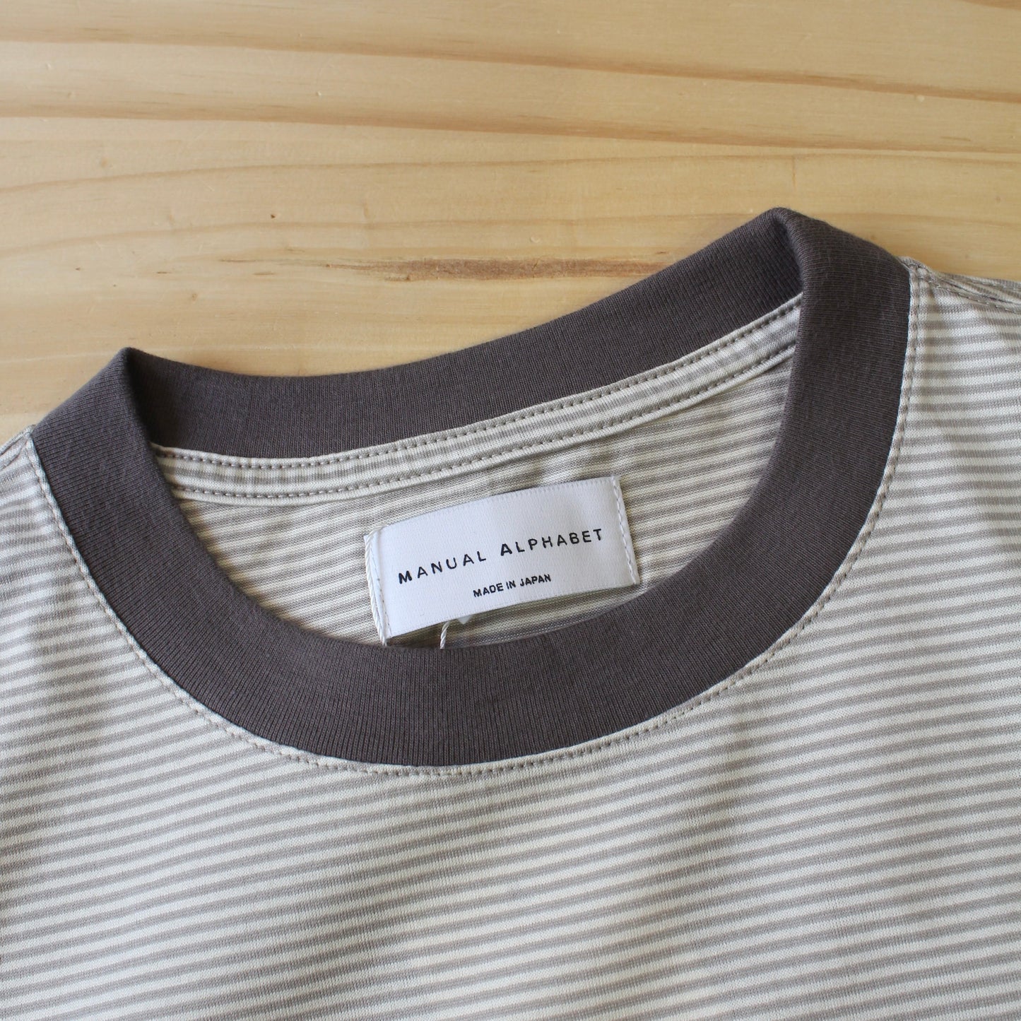 MANUAL ALPHABET - 
MINI BORDER WIDE TEE