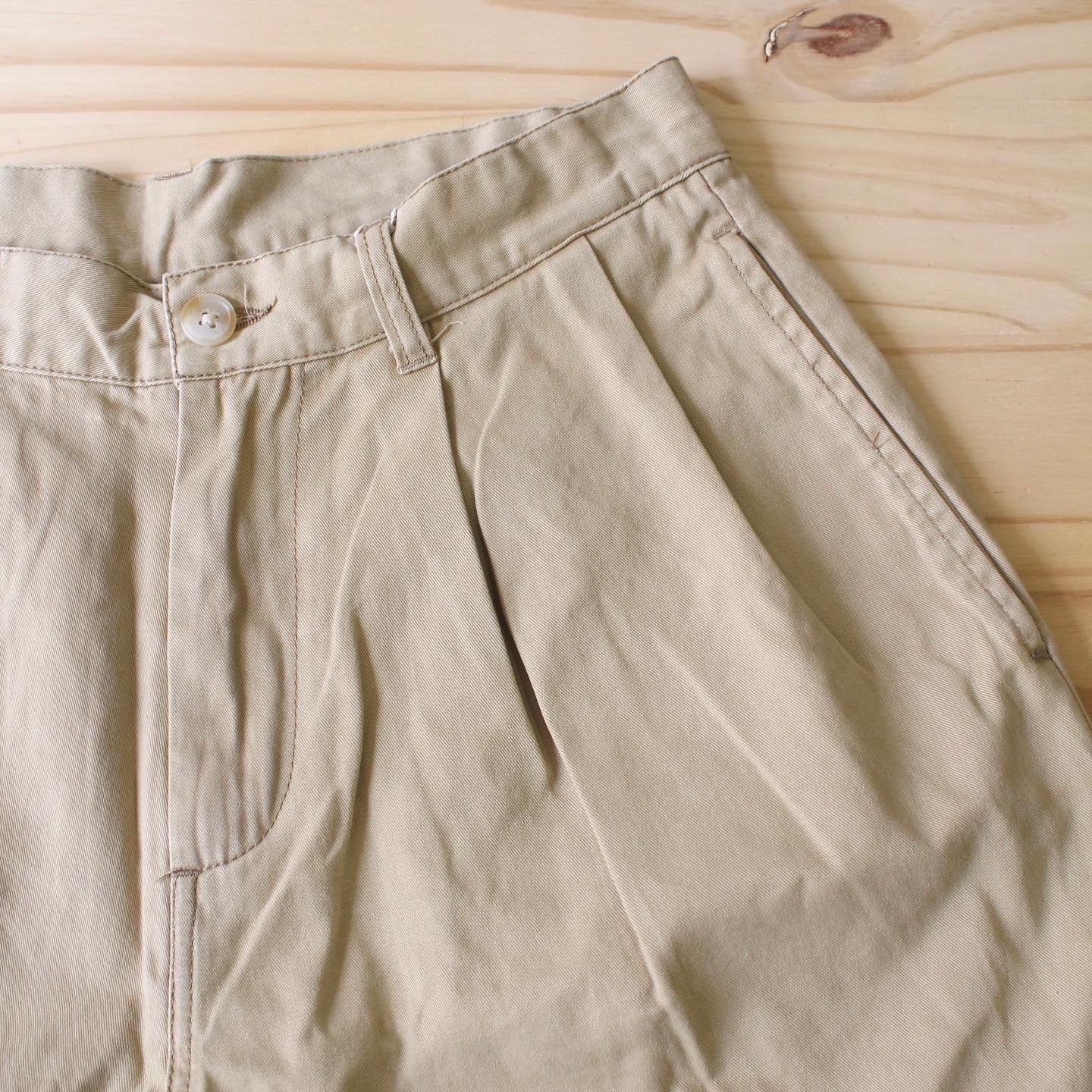 UNIVERSAL OVERALL 日版 - 2 TUCK SHORT TROUSERS