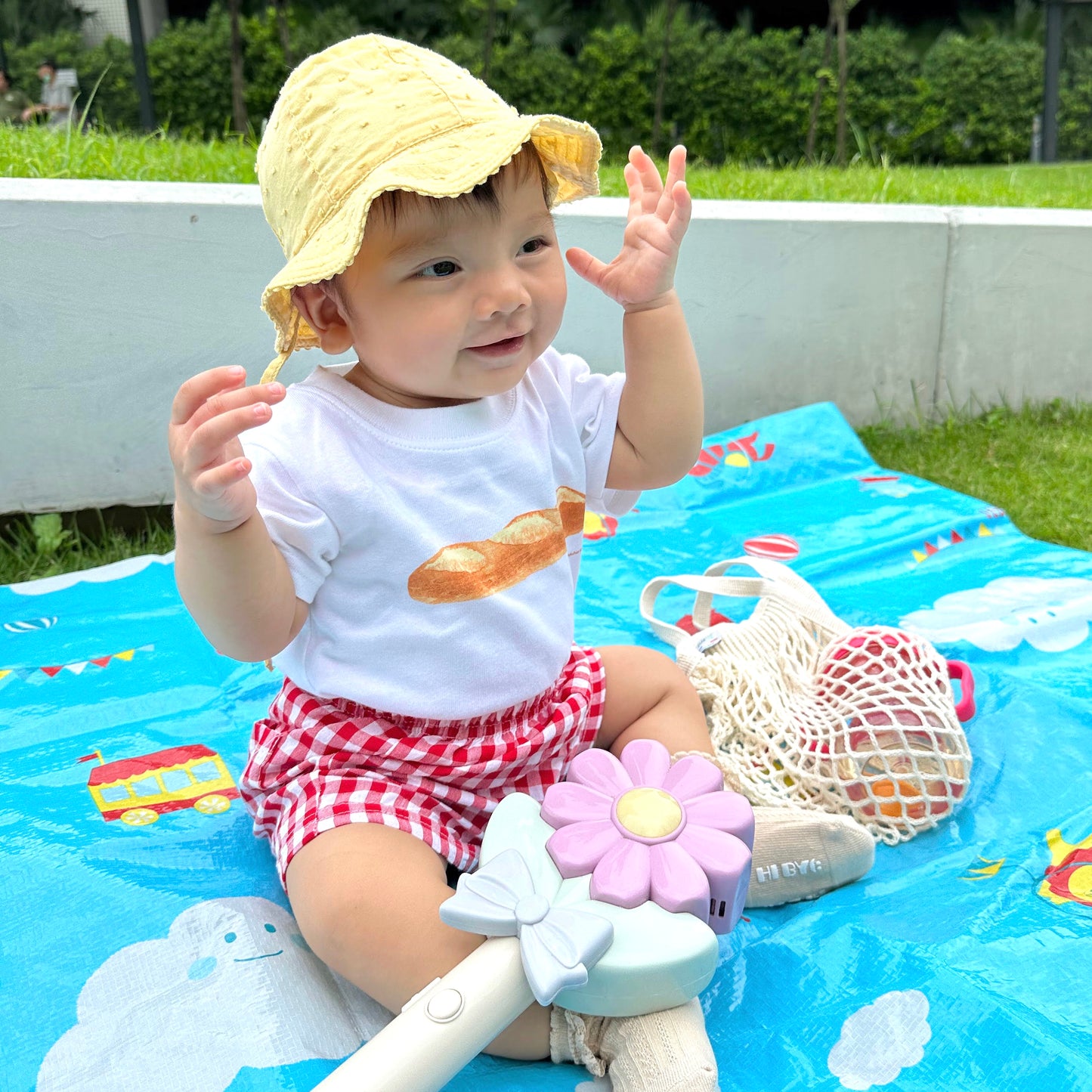 CLASKA Gallery & Shop "DO" Bread print kids tee