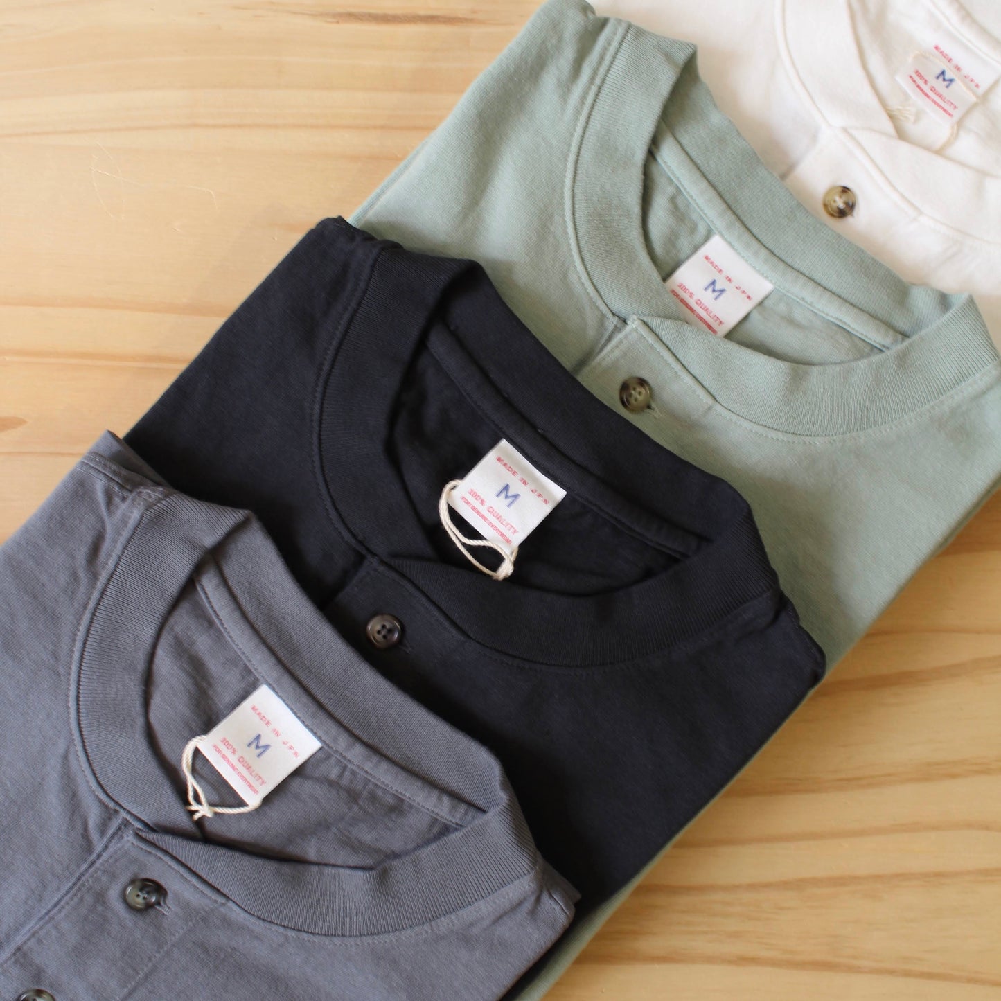 Ahehee - Henley Tee