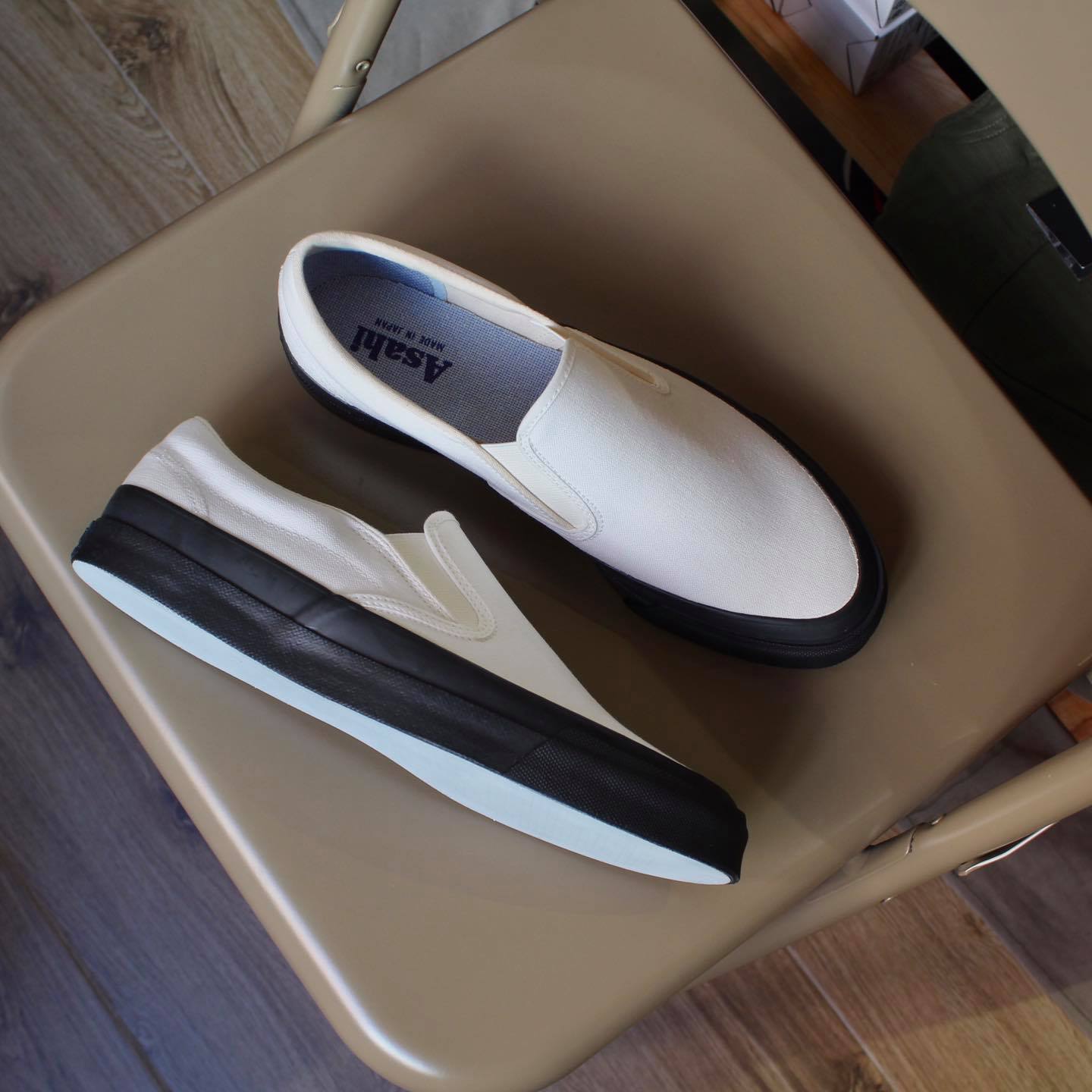 ASAHI - DECK SLIP ON