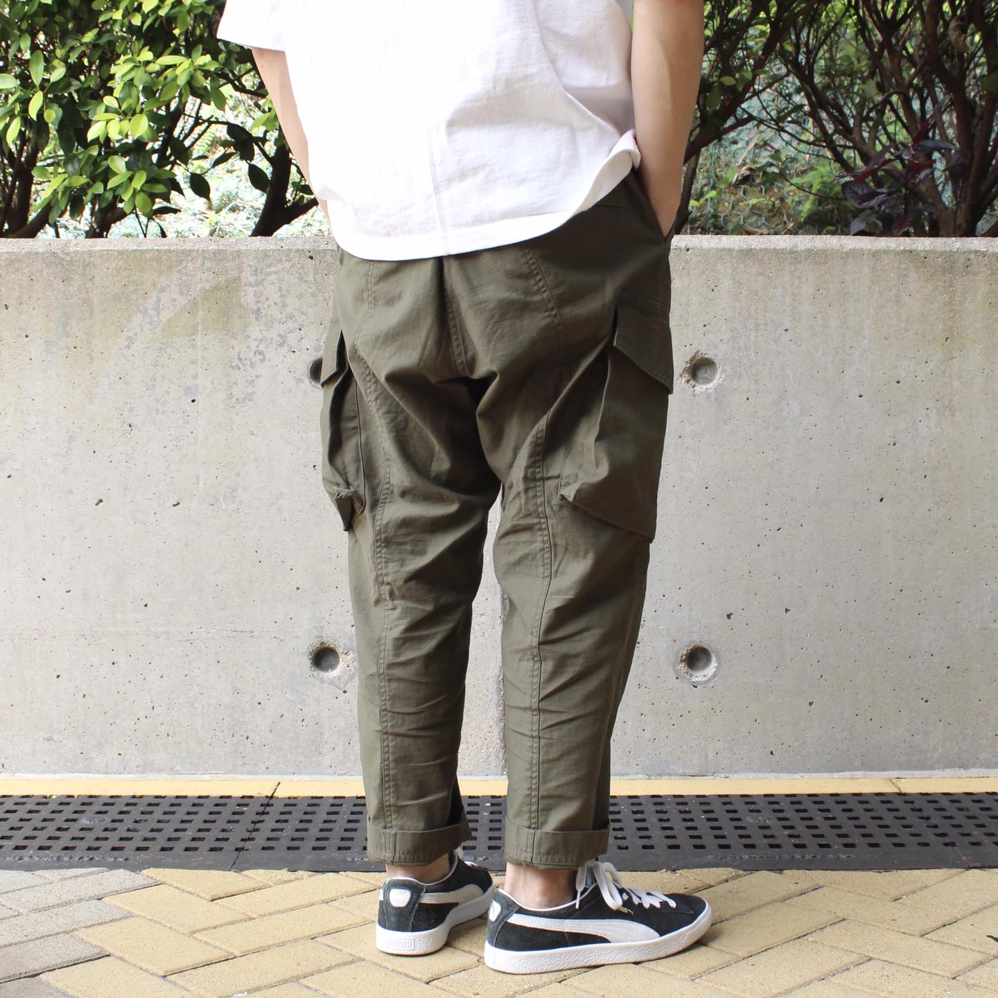 WILD THINGS JAPAN - BACK SATIN FIELD CARGO PANTS