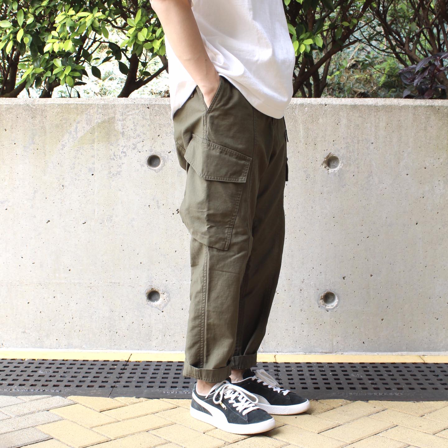 WILD THINGS JAPAN - BACK SATIN FIELD CARGO PANTS