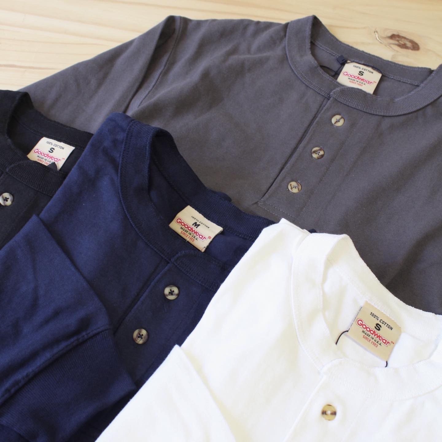 GOODWEAR(美版)- 7.2OZ L/S HENLEY TEE CLASSIC FIT