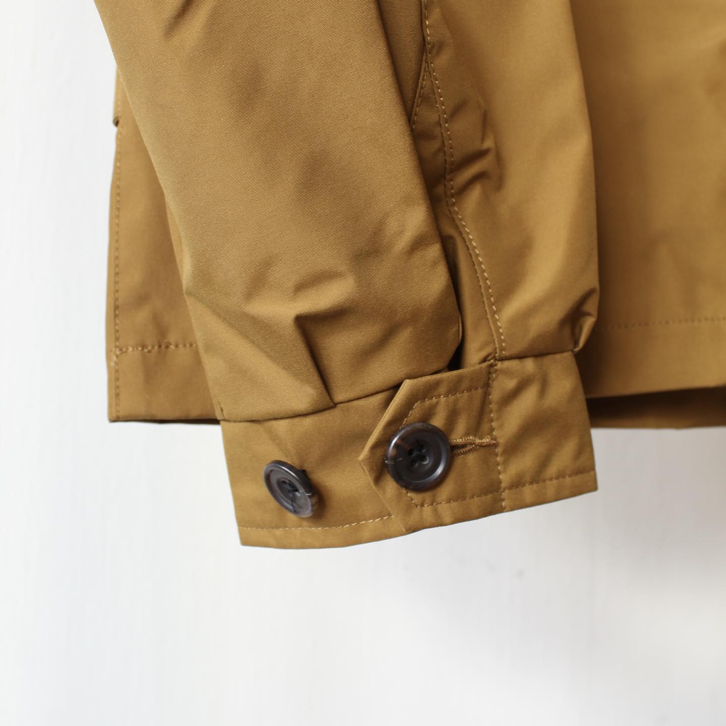 AheHee - Breathatec Nylon Jacket