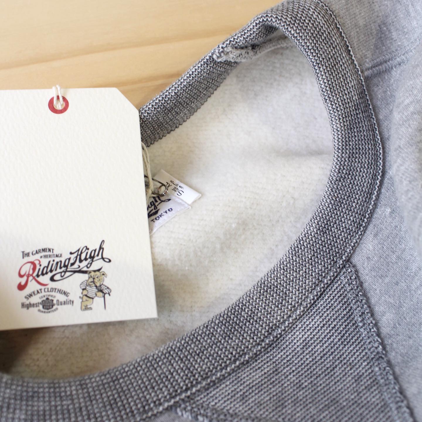 RIDING HIGH -  LOOPWHEEL CREW SWEAT